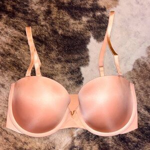 Victoria’s Secret Illusions Smooth Uplift Strapless Bra
